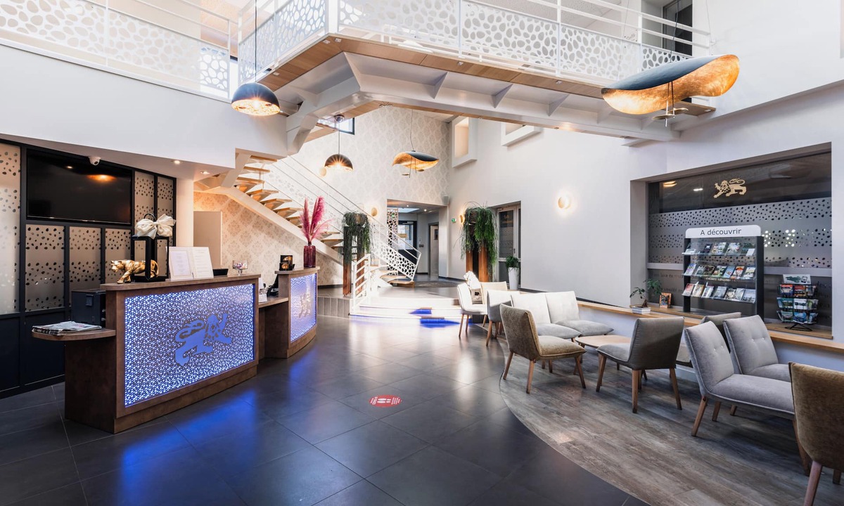 Saint-Brice-en-Cogles Hotel | The Originals Boutique, Hôtel Le Lion d'Or
