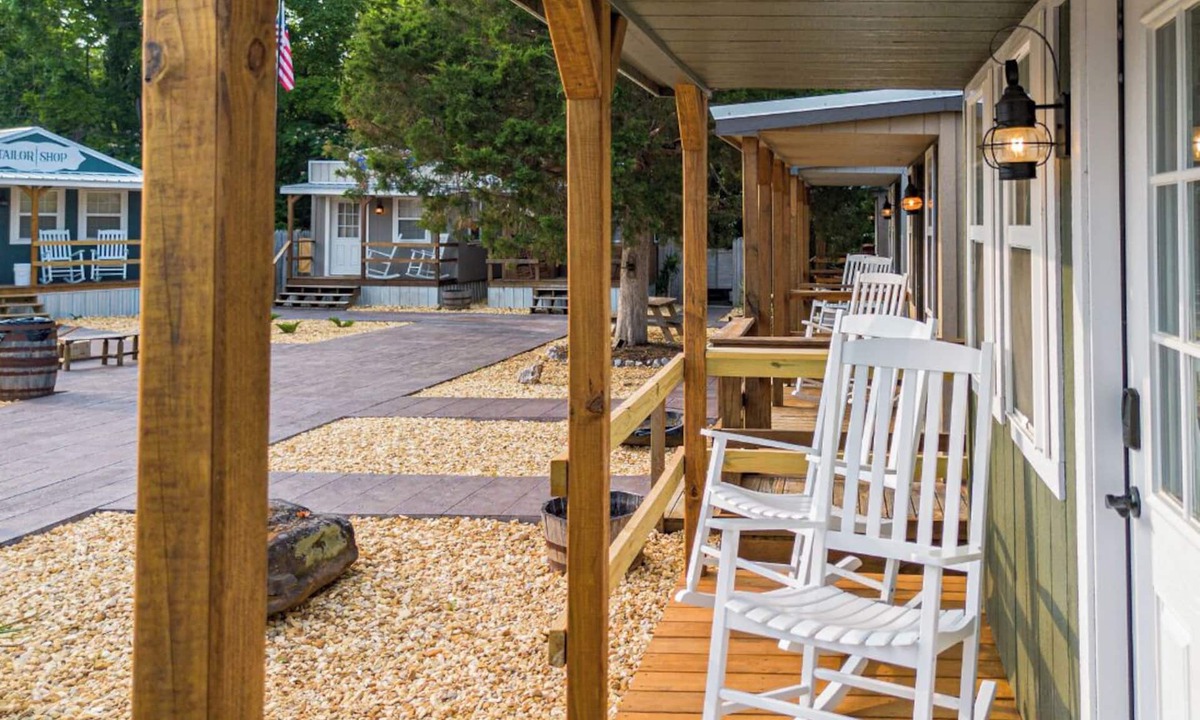 Grand Rivers Hotel | The Outpost