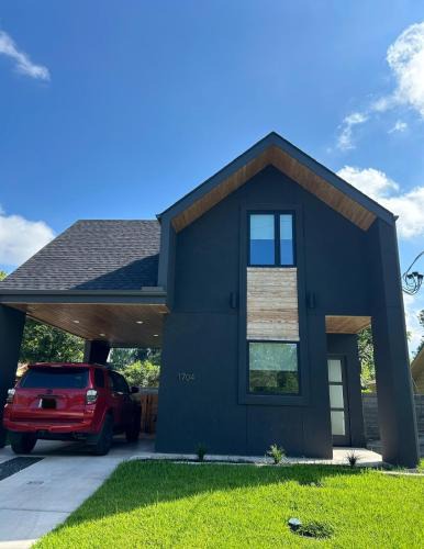 Cherrywood House | The Overlook in east Austin