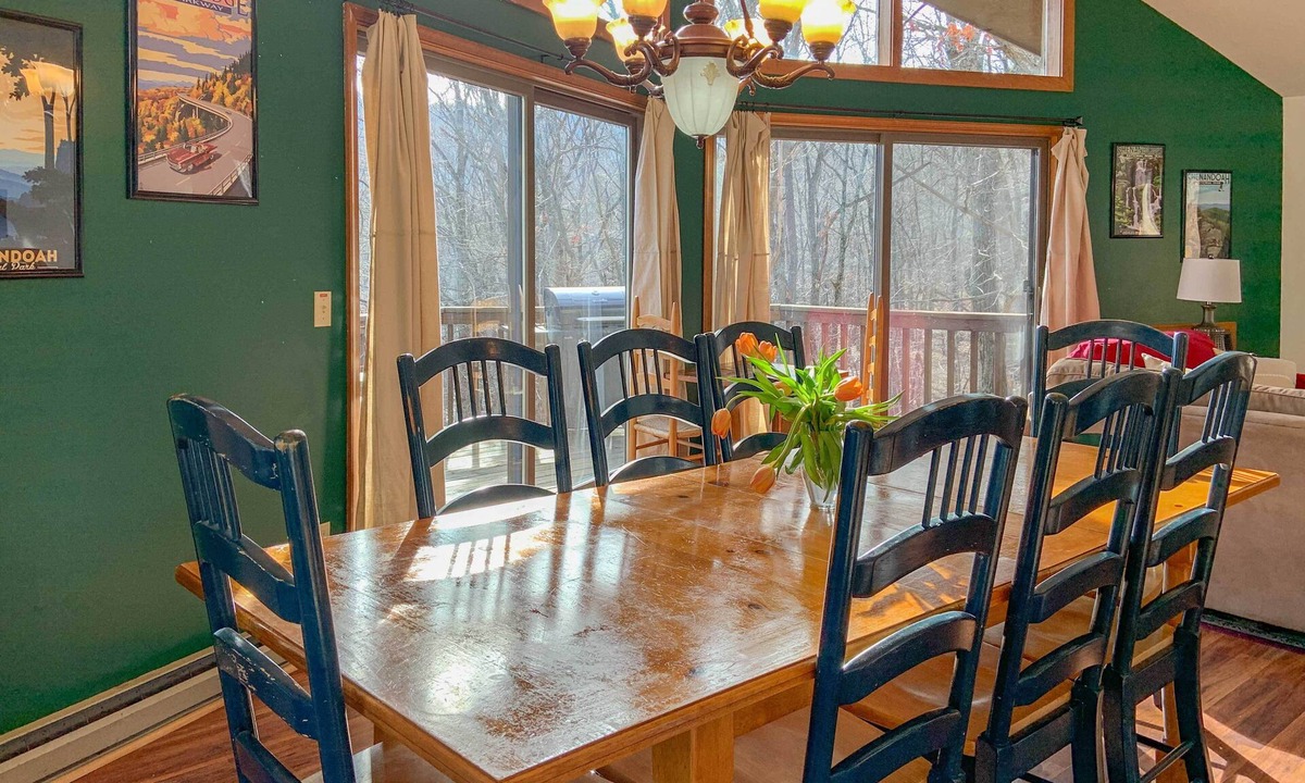 McGaheysville Cottage | 'the Overlook' in Massanuttens All Season Resort