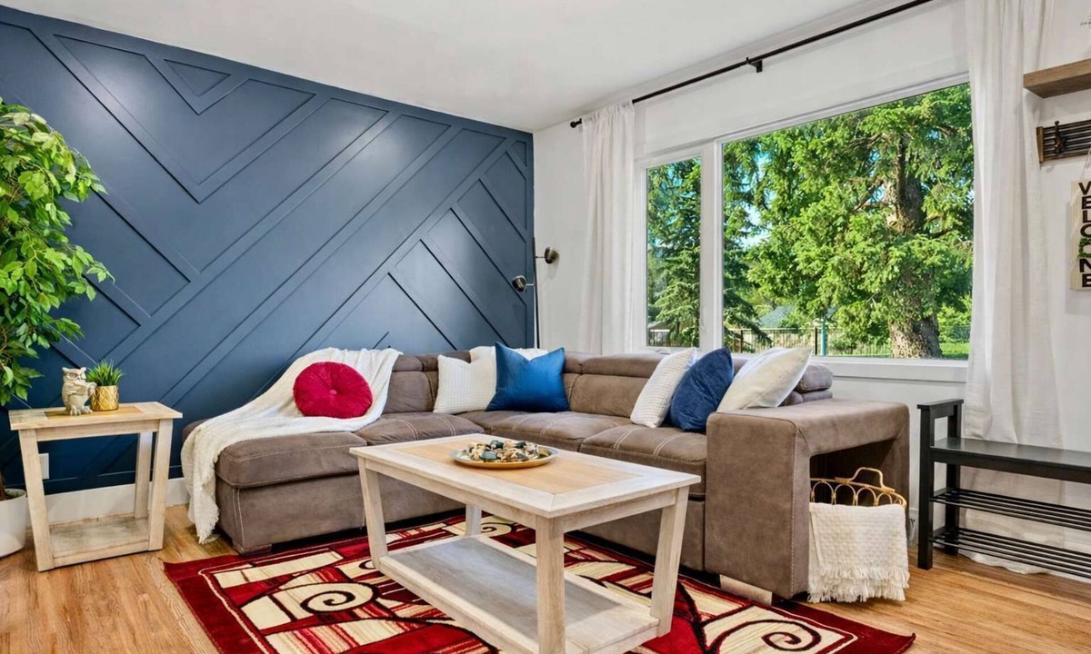 Northwest Calgary House | The Owl PetsOK 3 QueenBD FirePit 3SmartTVs