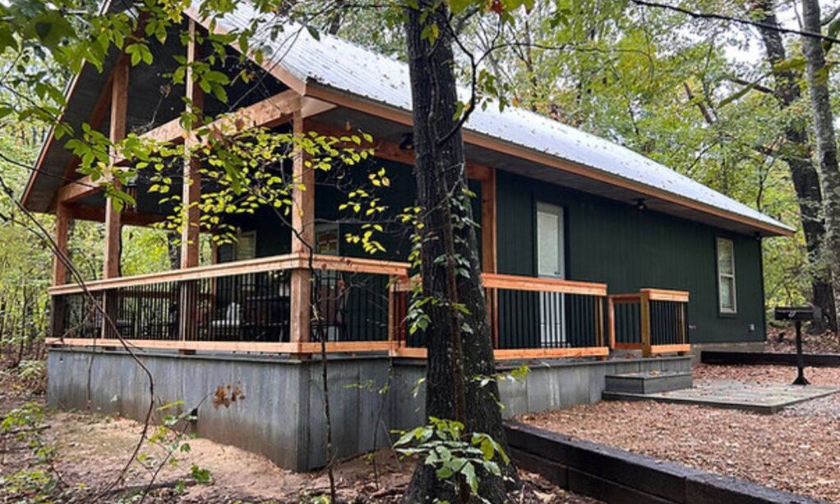 Vian Cabin | The Owl's Echo Cabin