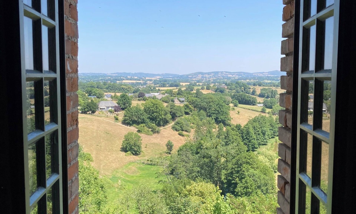 Chammes House | The Passe-Muraille bed and breakfast