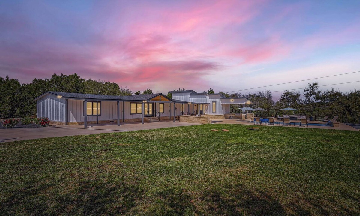 Pedernales Canyon Ranch House | The Palm Hideaway Oasis with Pool + Hot Tub + Fire pit & Outdoor kitchen!