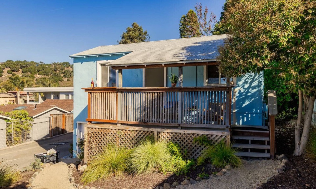 Avila Beach Apartment | The Palm House | Pet Friendly King Studio