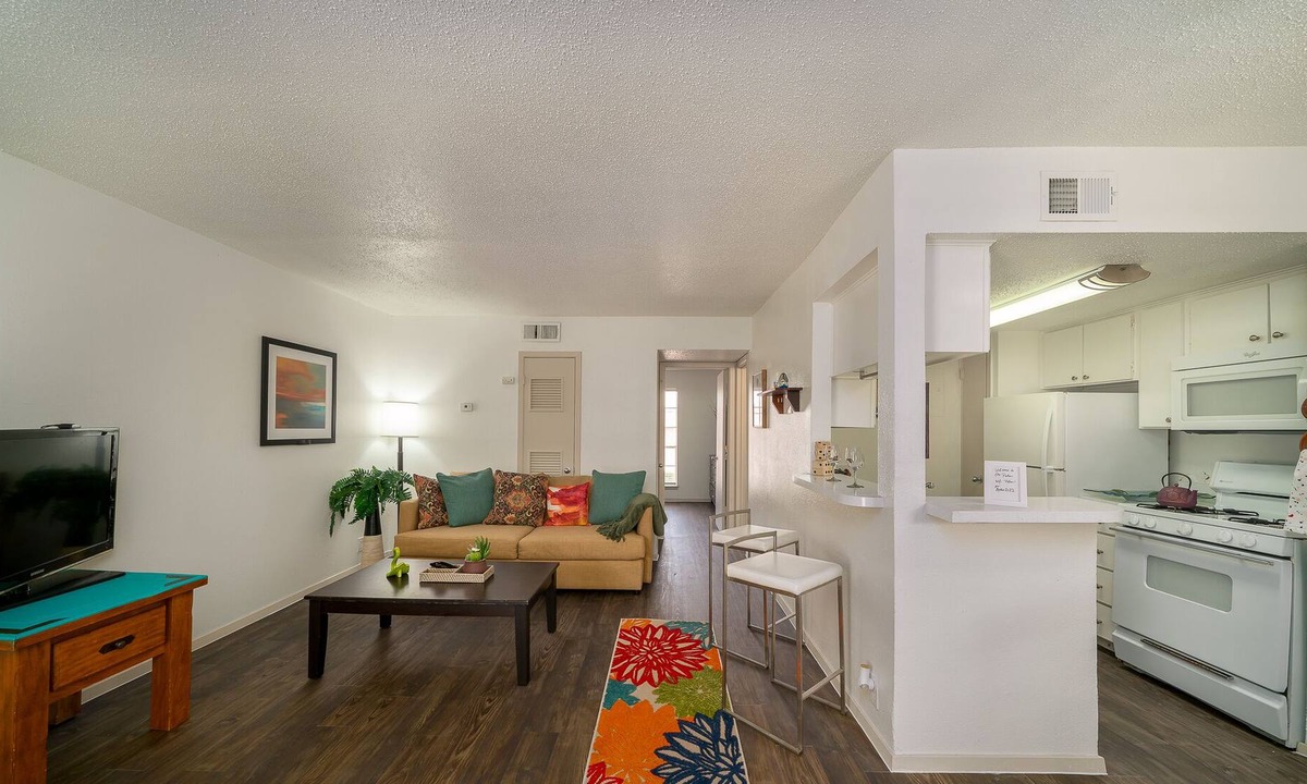 Hyde Park Apartment | The Palm - The Ultimate Getaway Space