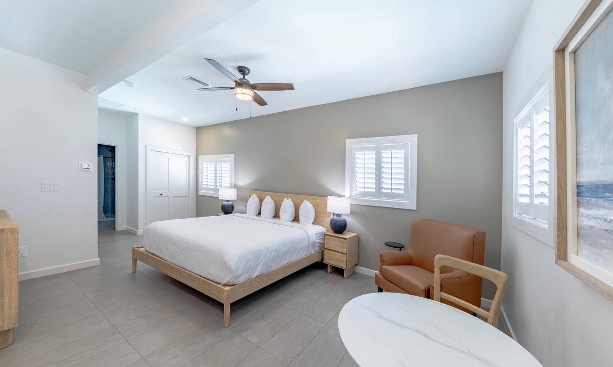 Downtown Boca Grande Historic District Hotel | The Palmetto Inn - Barracuda - King Studio
