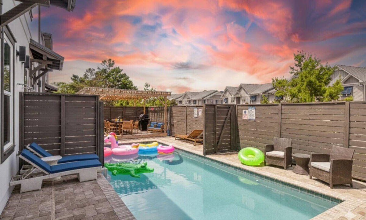 El Centro Beach House | The Palms at Vincente