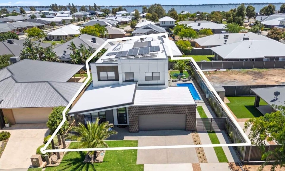 Yarrawonga House | The Palms Guest House