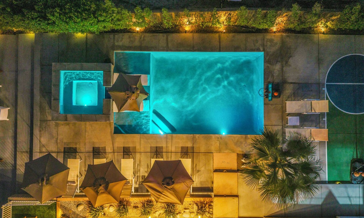 Thousand Palms House | The Palms - Pool, Spa, BBQ, Games, Mountain Views