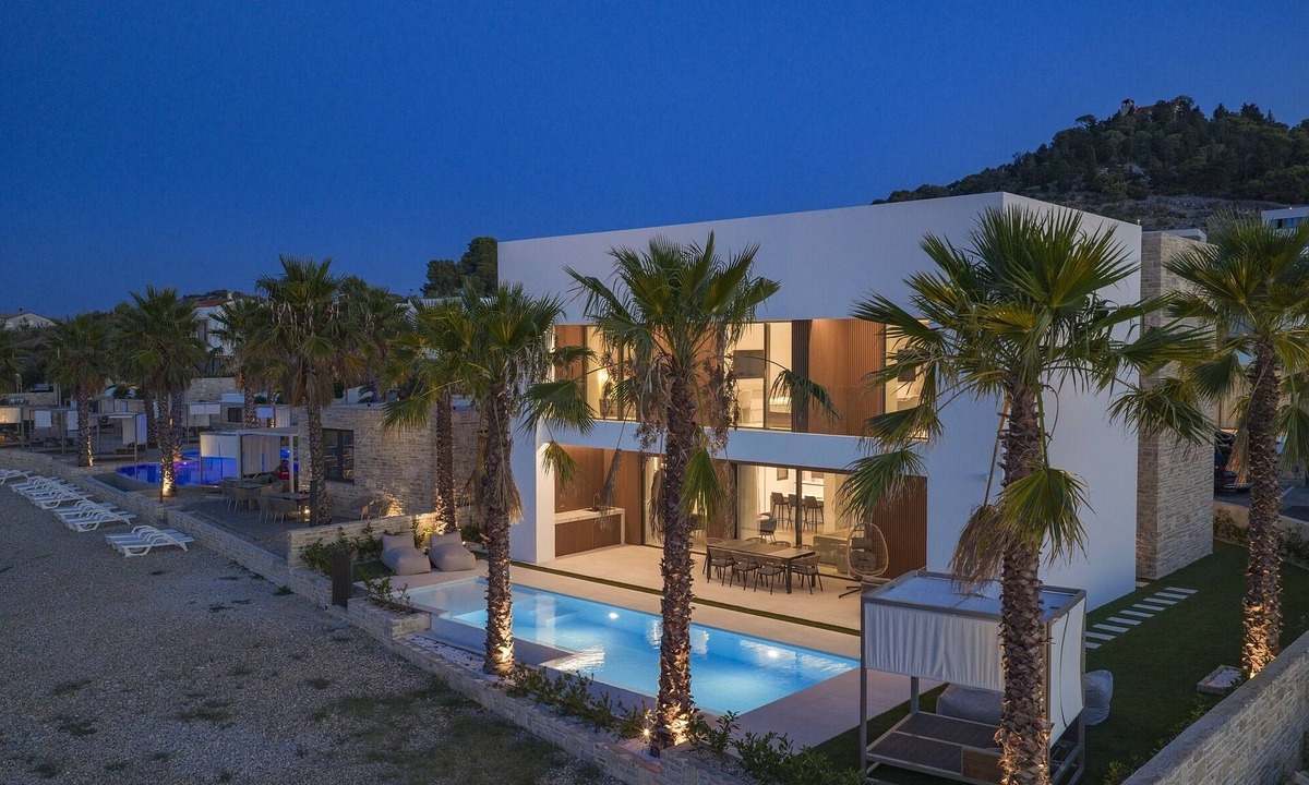 Kraj Resort | The Palms Resort Villa Waterfront with Pool