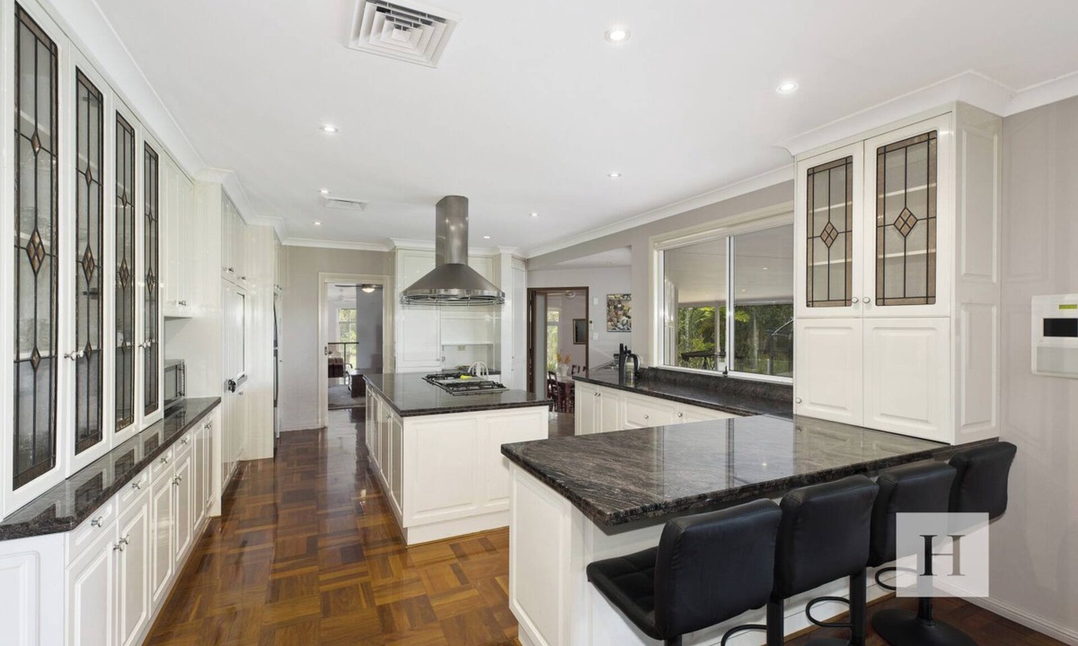 Jilliby House | The Palms - Rural Home w/Pool