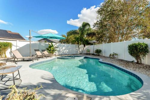 Brandon House | The Paradise Palms