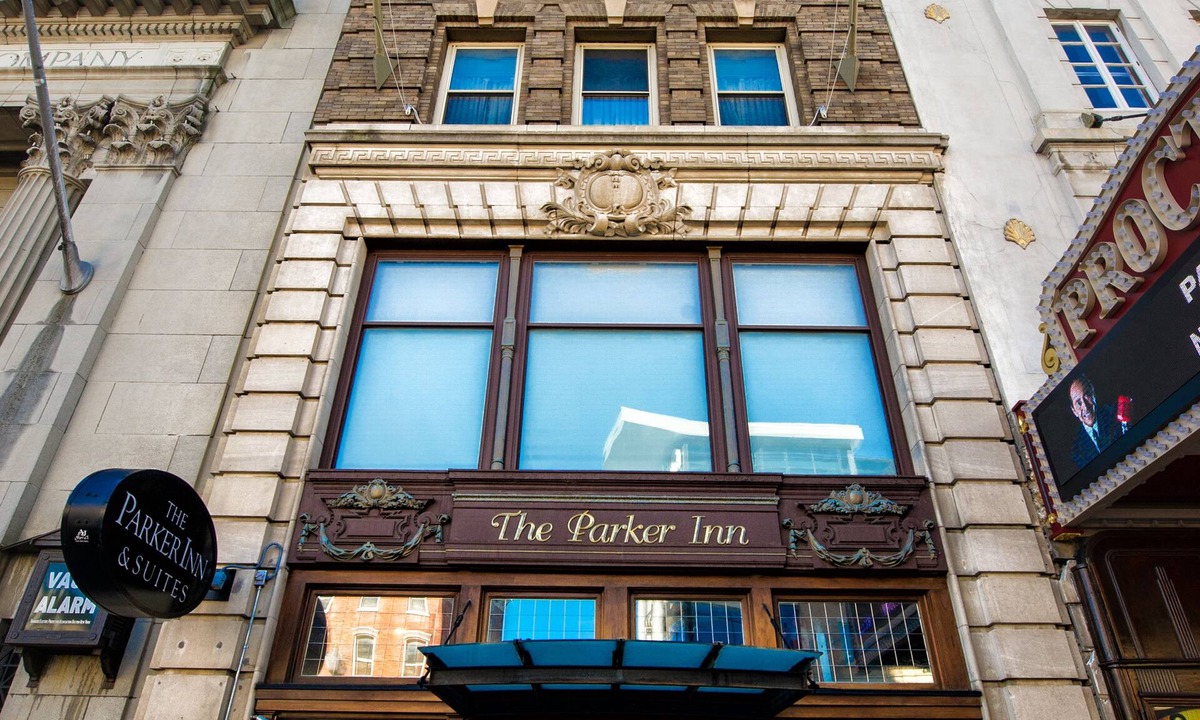 Seward Place Hotel | The Parker Inn & Suites