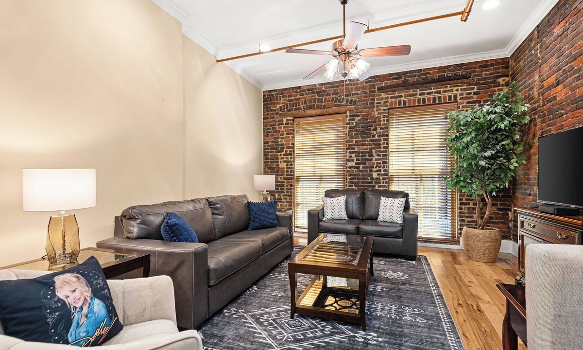 Downtown Nashville Condo | The Parton-Printer's Alley- 2 Blocks to Broadway
