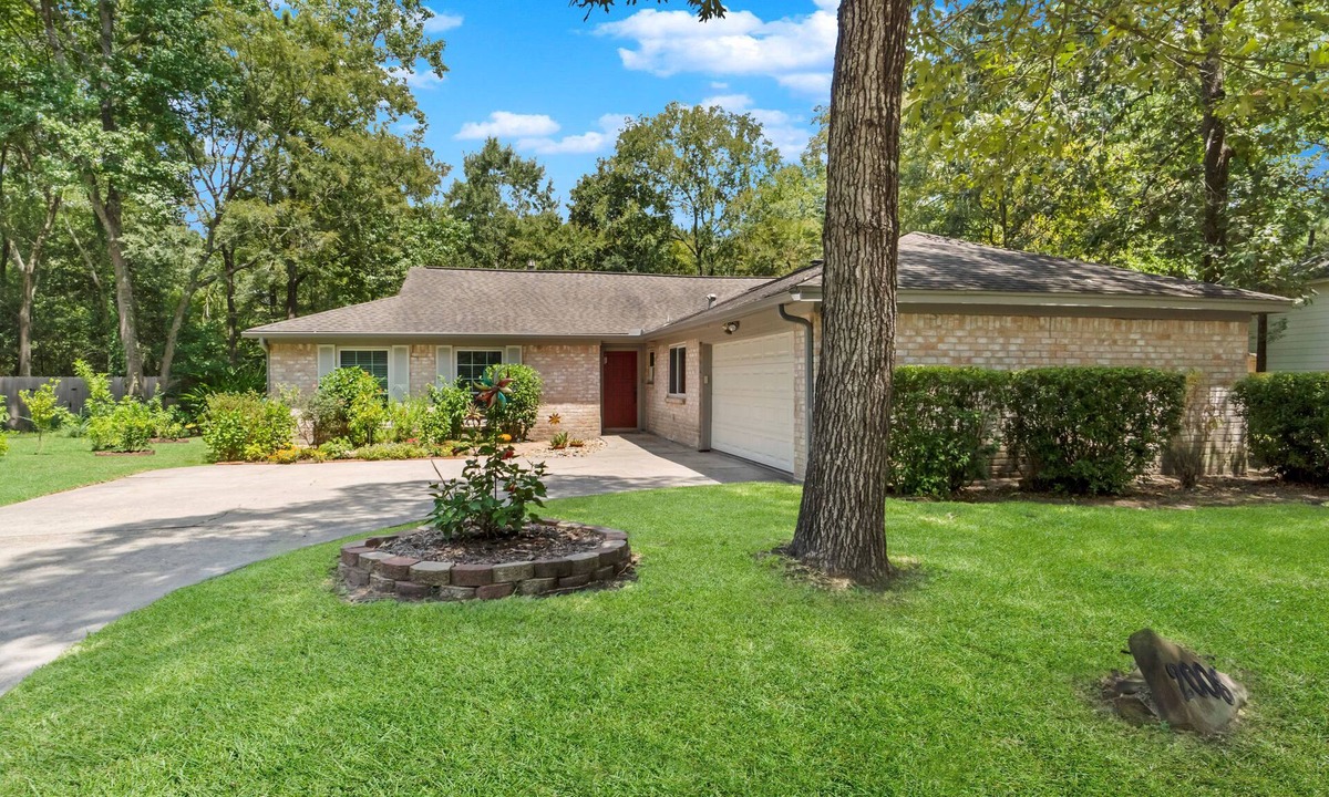 Grogan's Mill House | The Peaceful Perch - Beautiful Garden Oasis in the Heart of The Woodlands!