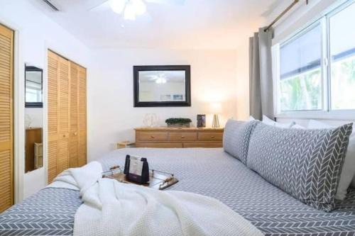 River Oaks House | The peacock villa 1 by Dream Vacation