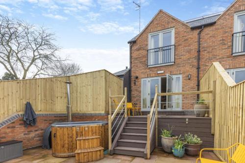 Pershore House | The Pear Tree - Pershore