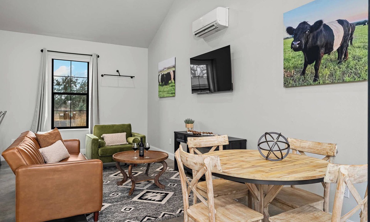 Stonewall Cabin | The Pearl Casita at Featherstone Winery