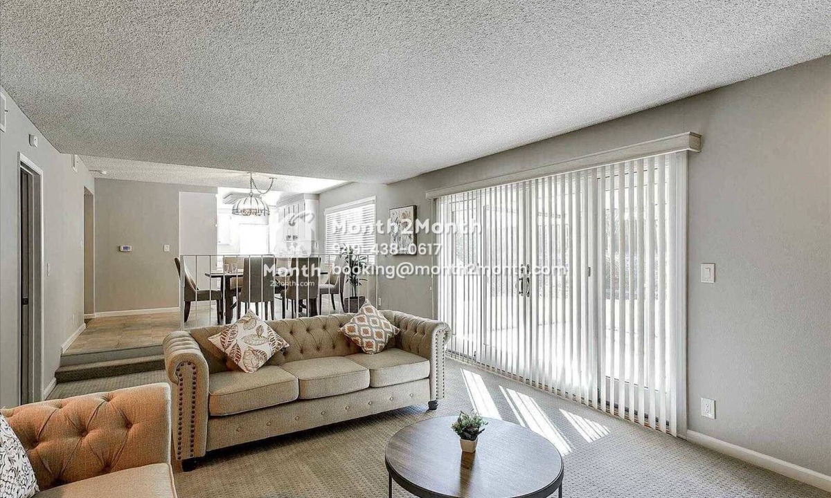 Country Club House | The Pearl on McAbee #41318