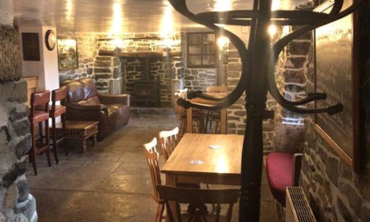 Shepton Mallet Hotel | The Pecking Mill Inn