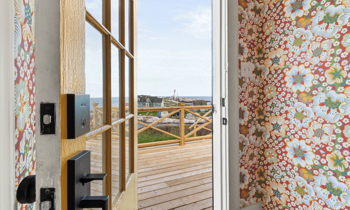 Peggy's Cove House | The Peggy's Cove House. Unrivalled panoramic views!