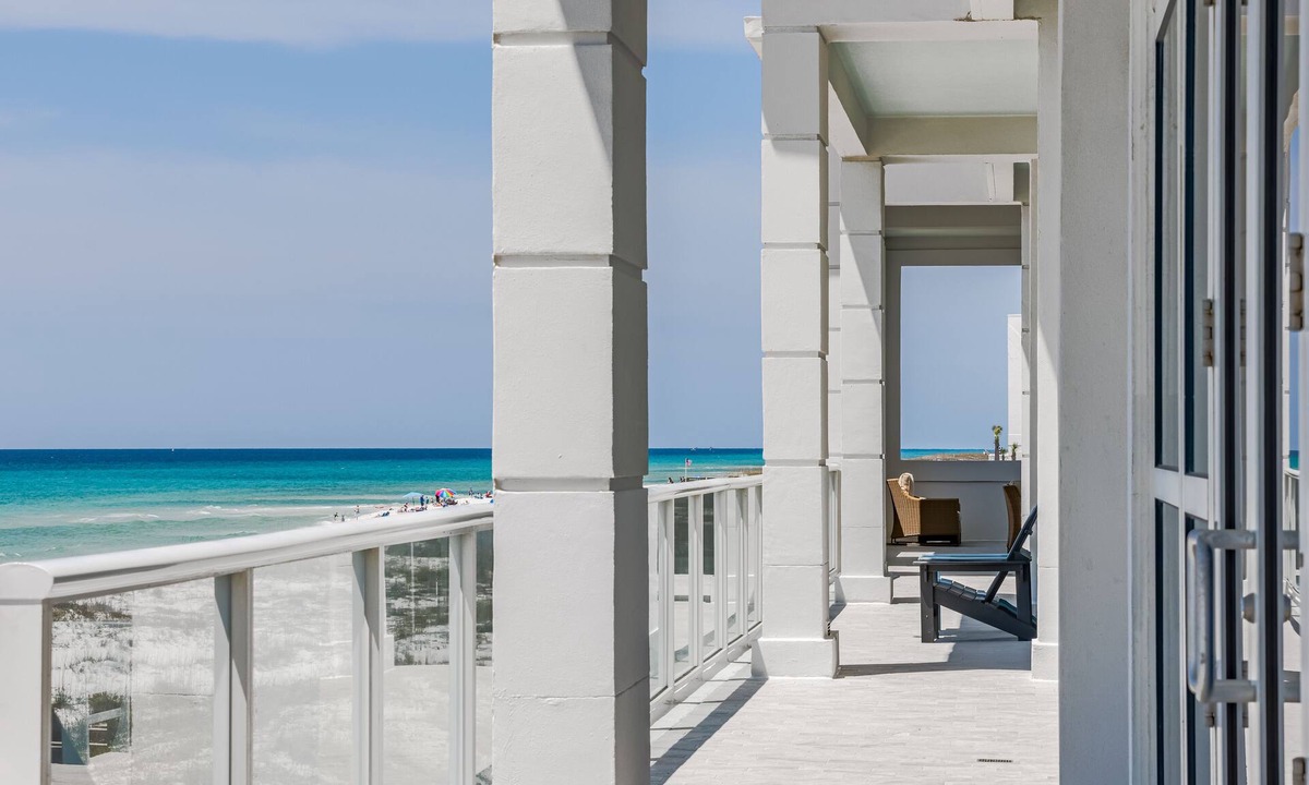 Villa Sabine Hotel | The Pensacola Beach Resort