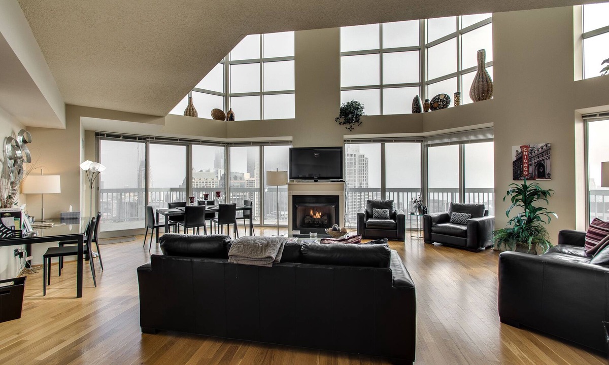 Downtown Chicago Hotel | The Penthouse at Grand Plaza
