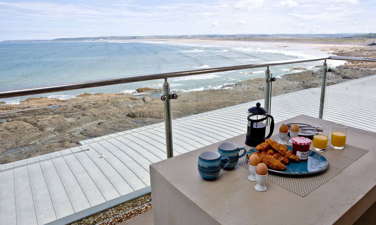 Westleigh Apartment | The Penthouse Bay View