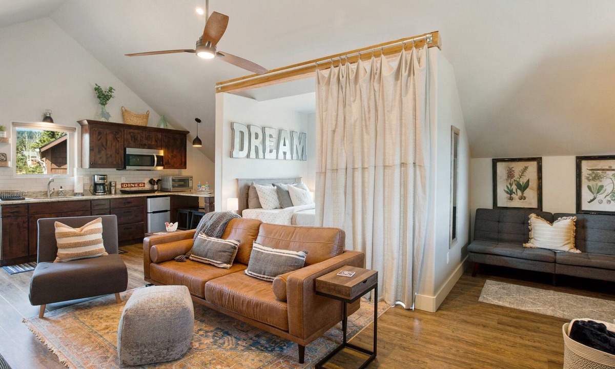 Woodland Park Apartment | The Perch! Mountain-front view! priv.balcony-A/C