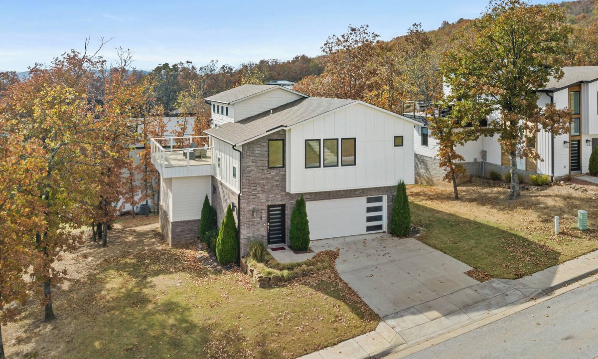 Fayetteville House | The Perch @ Sequoyah: Pet Friendly & 3 Mi to U of A