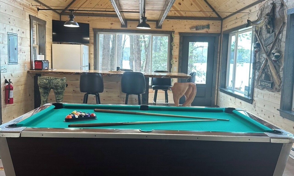 Mosinee Cabin | The Perch-Skywalk! Pet Friendly, 4-bedroom cabin on the Big Eau Pleine.