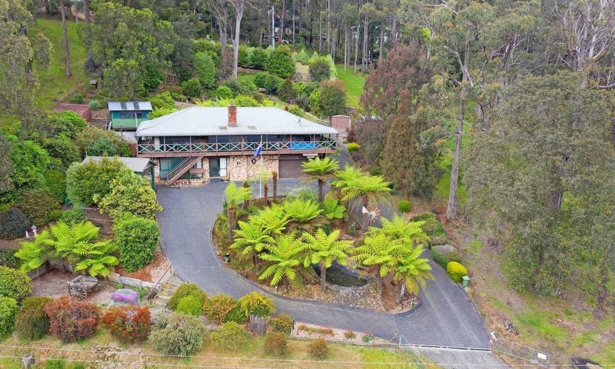 East Warburton House | The Perfect Getaway!