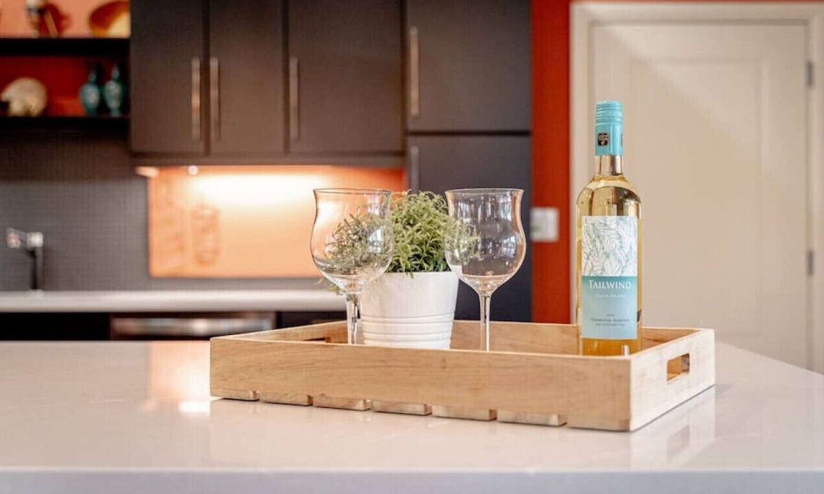 Ruthven Apartment | The Perfect Kingsville Getaway