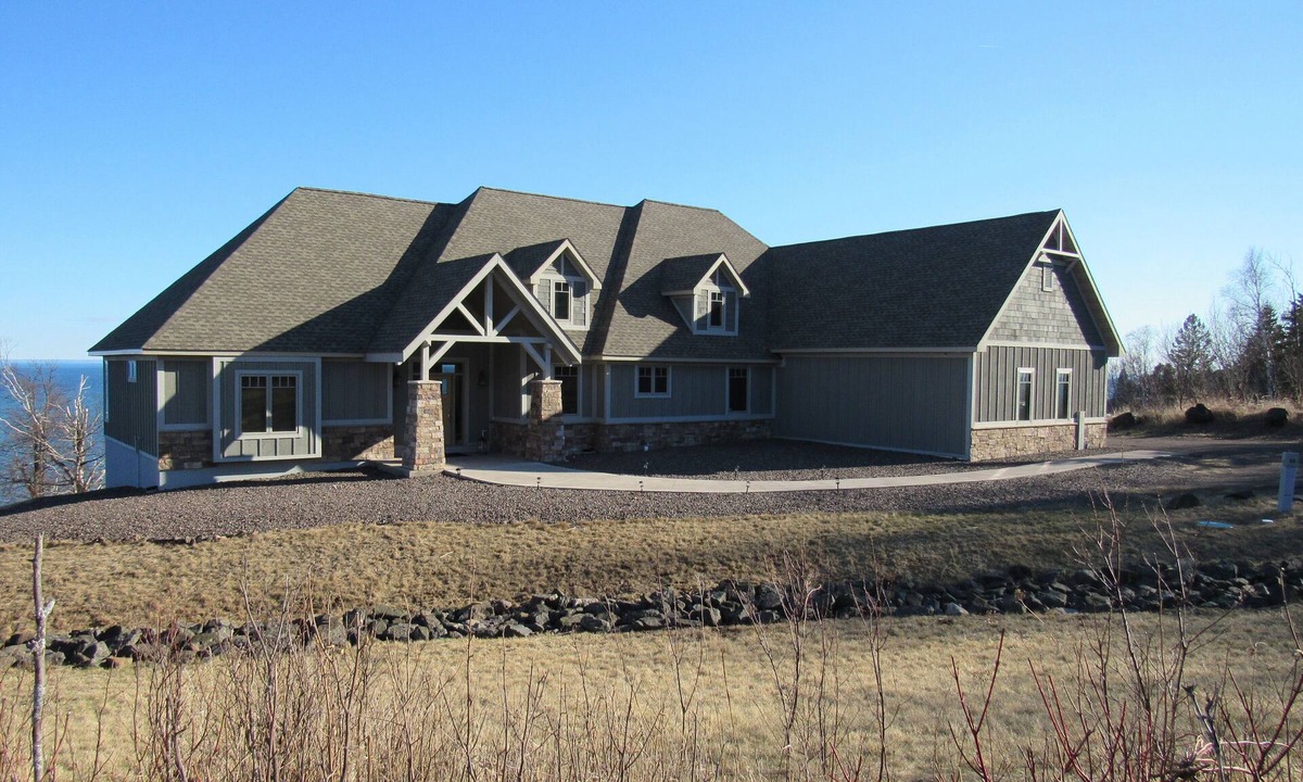 Two Harbors House | The Perfect Location for your North Shore Experience