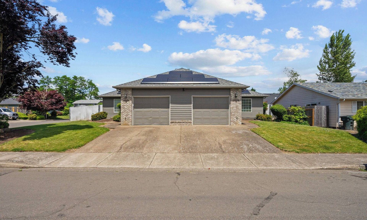 Keizer House | The Perfect Pair - Full Duplex for Your Group