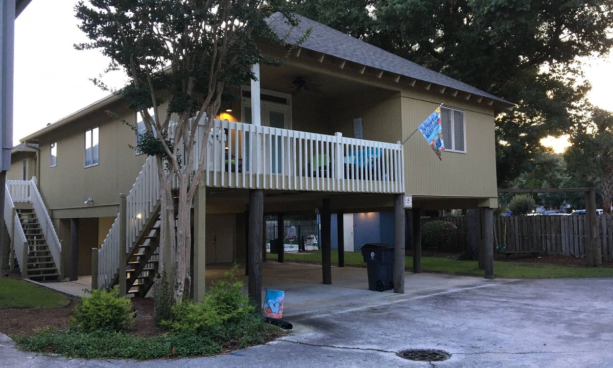 Myrtle Beach House | The Perfect Quite Summer Cottage at the Beach