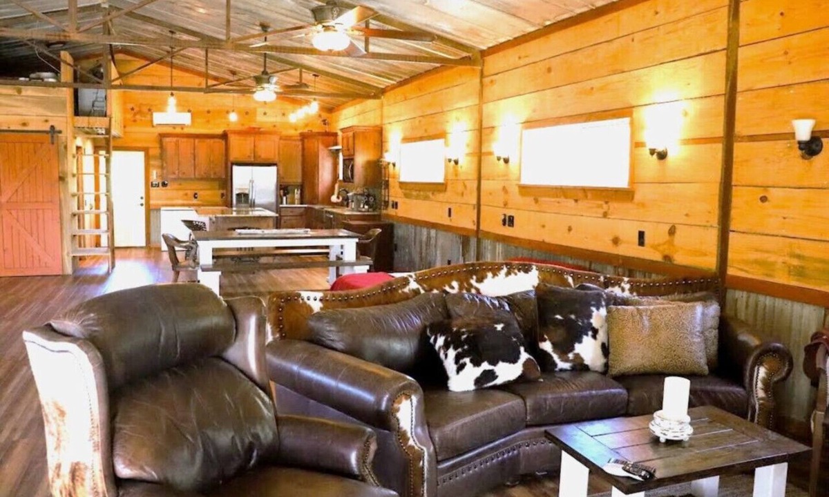 Bryan Apartment | The Perfect Secluded Hangout!