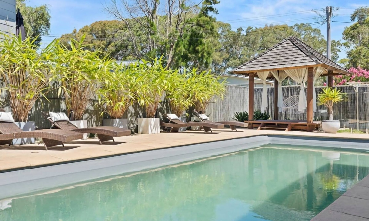 Toukley House | The Pet Friendly Pool House