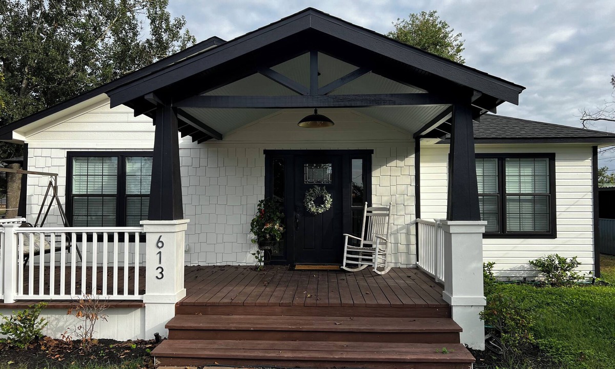 Bellville House | The Piano House, 613 S. Charles St, Bellville, Tx 77418