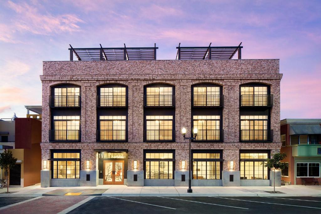 Paso Robles Hotel | The Piccolo at Paso Robles Inn
