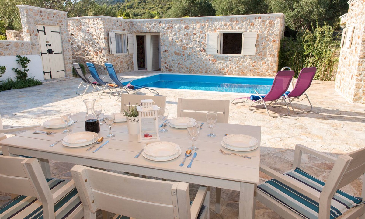 Vinisce Cottage | The picturesque stone holiday house with private pool