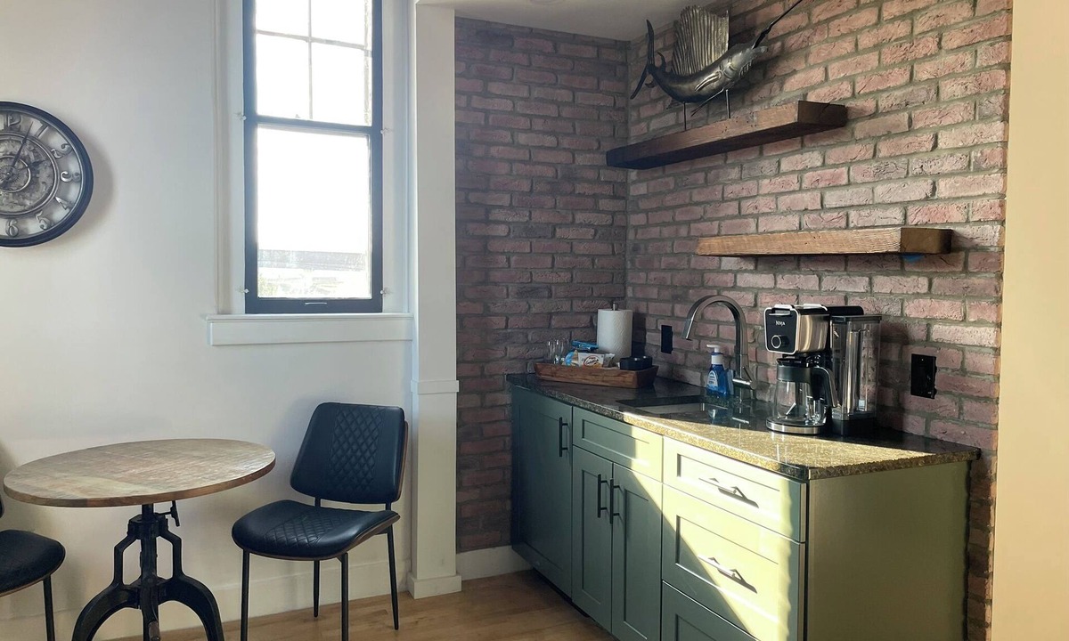 Painted Post Apartment | The Pierce Suite — Minutes to Corning Museum of Glass & Corning Inc.