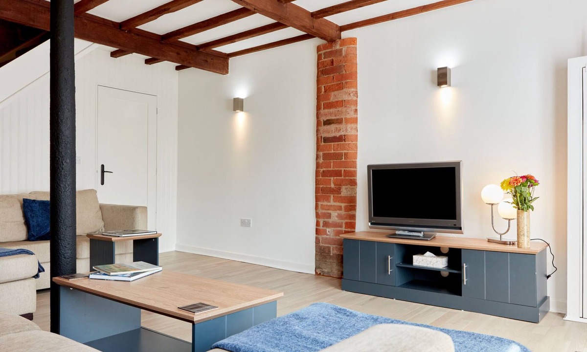 Dalbury Lees House | The Pig Barn by Interhome