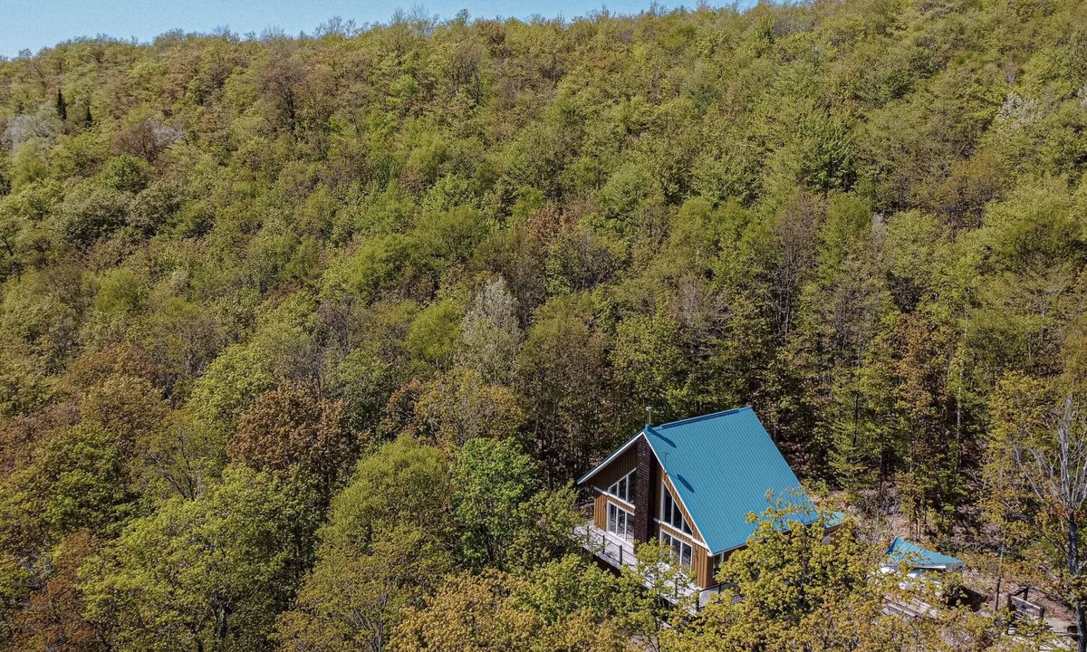 Wentworth-Nord Ski Chalet | The Pika Summary: Wel