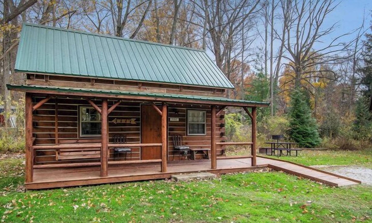 Harbert Cabin | The Pine Cabin | Firepit | Nature | Pet-Friendly