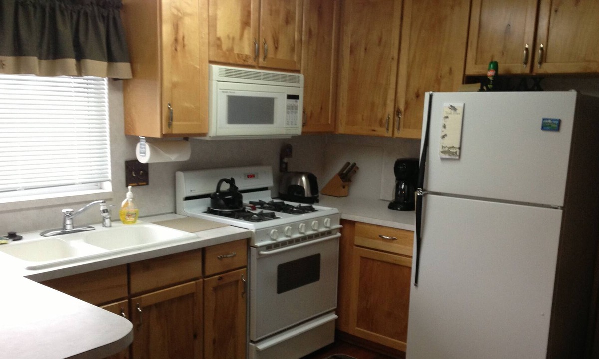 West Yellowstone Cabin | The Pine Cone Cabin $99 Night November 11th - March 20th