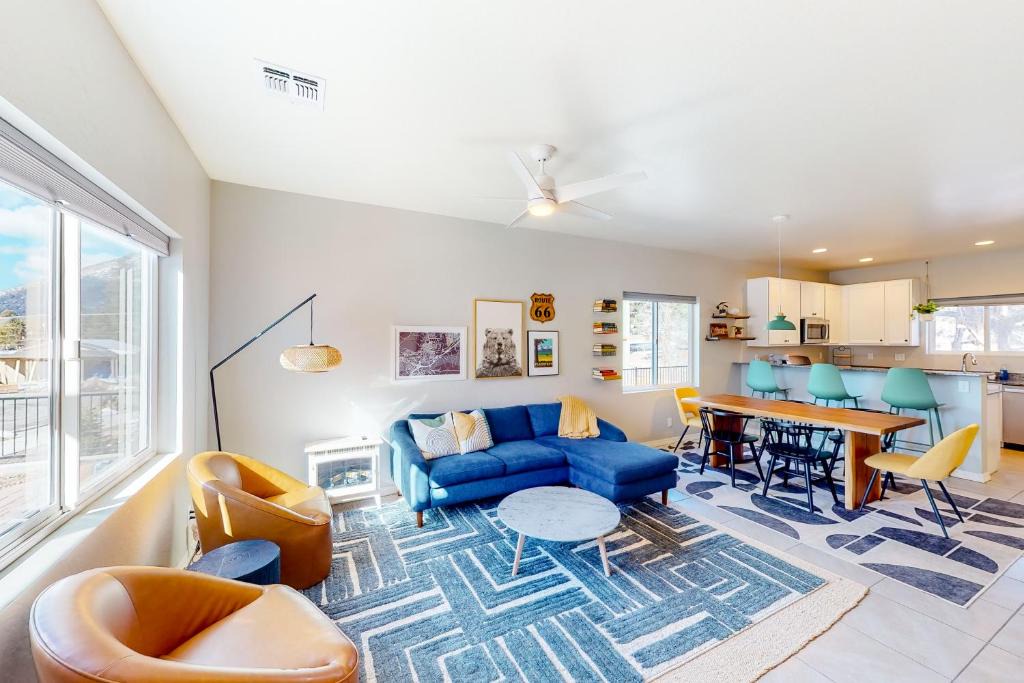 Flagstaff House | The Pine House