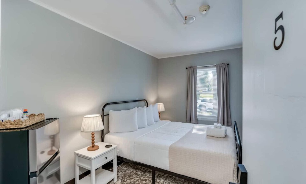 Watertown Bed & Breakfast | The Pine Street Inn - Room 5