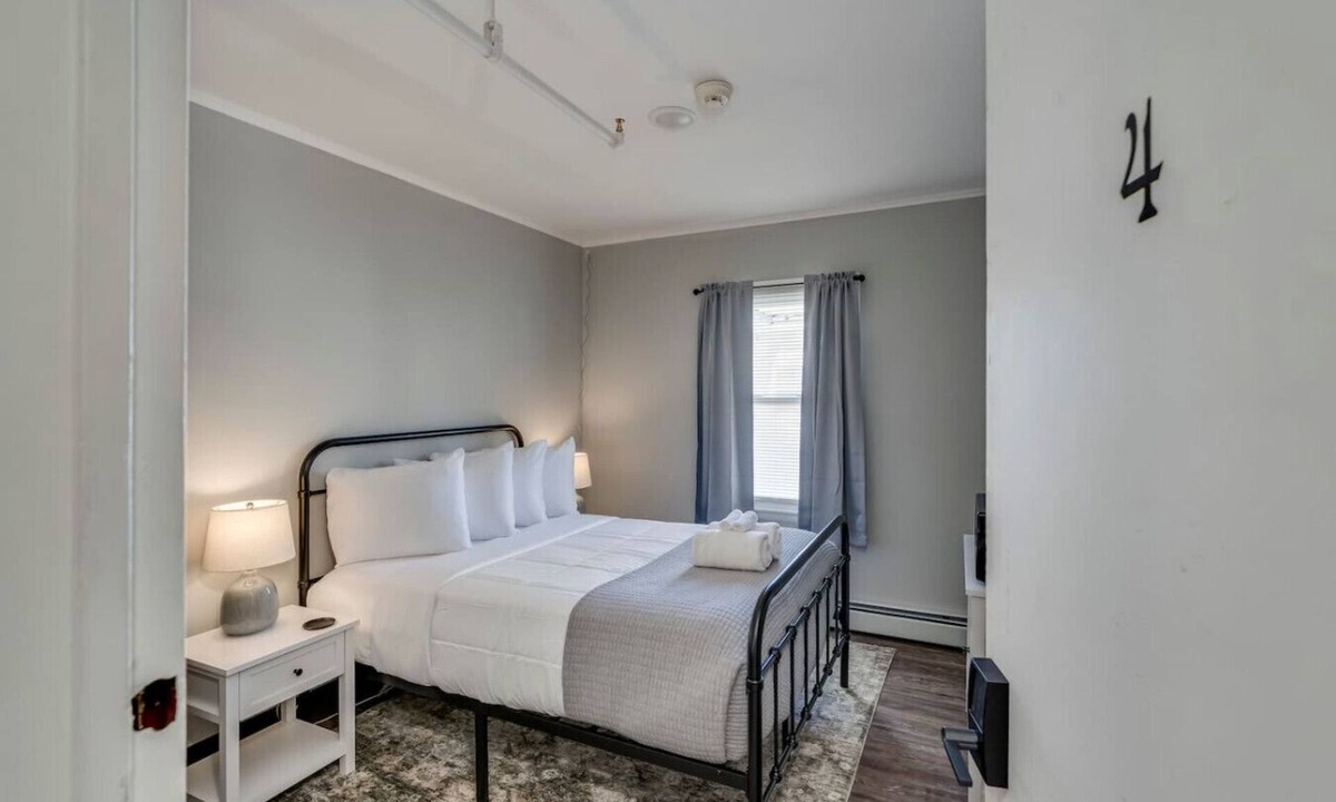 Watertown Bed & Breakfast | The Pine Street Inn - Room 4